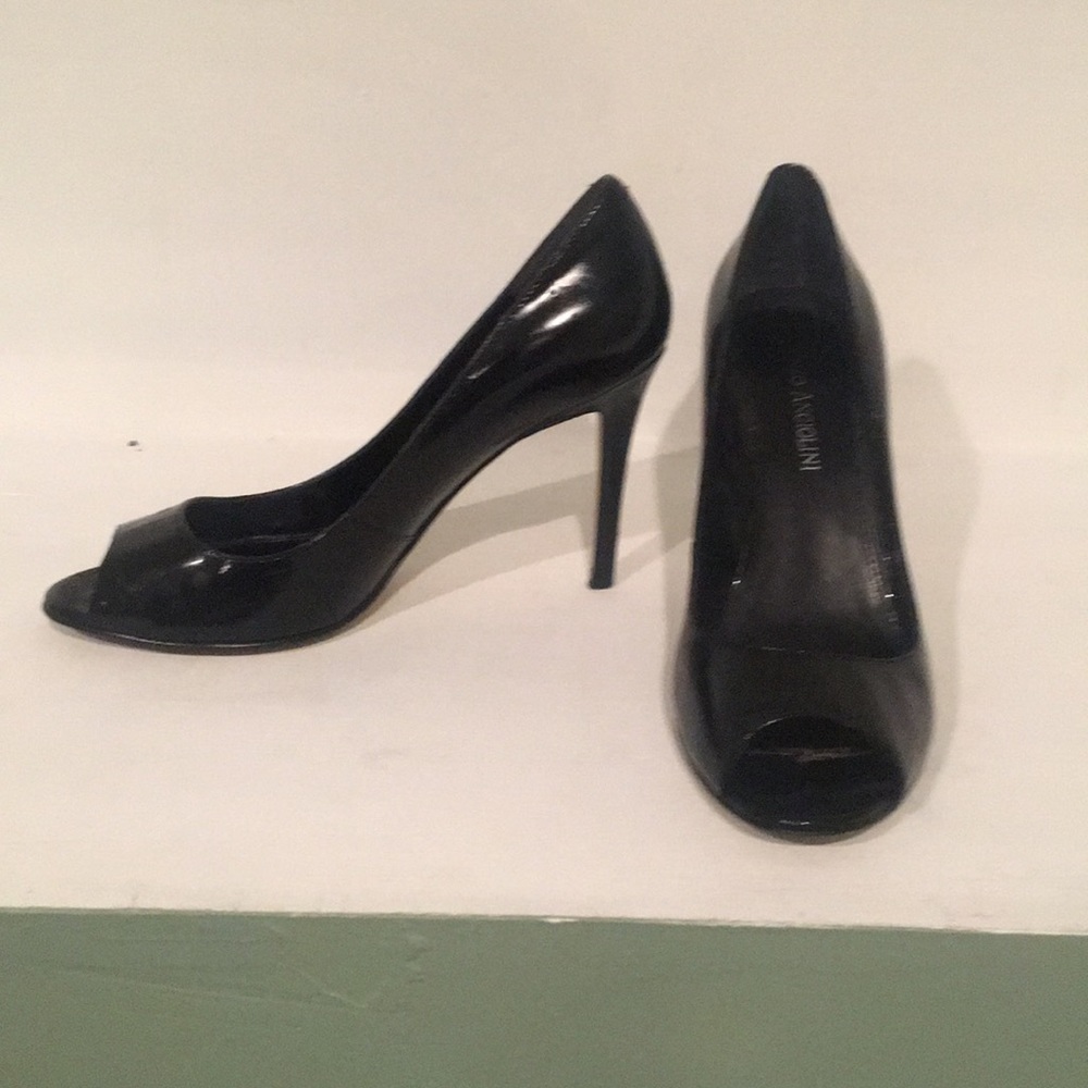 Peep-toe heels